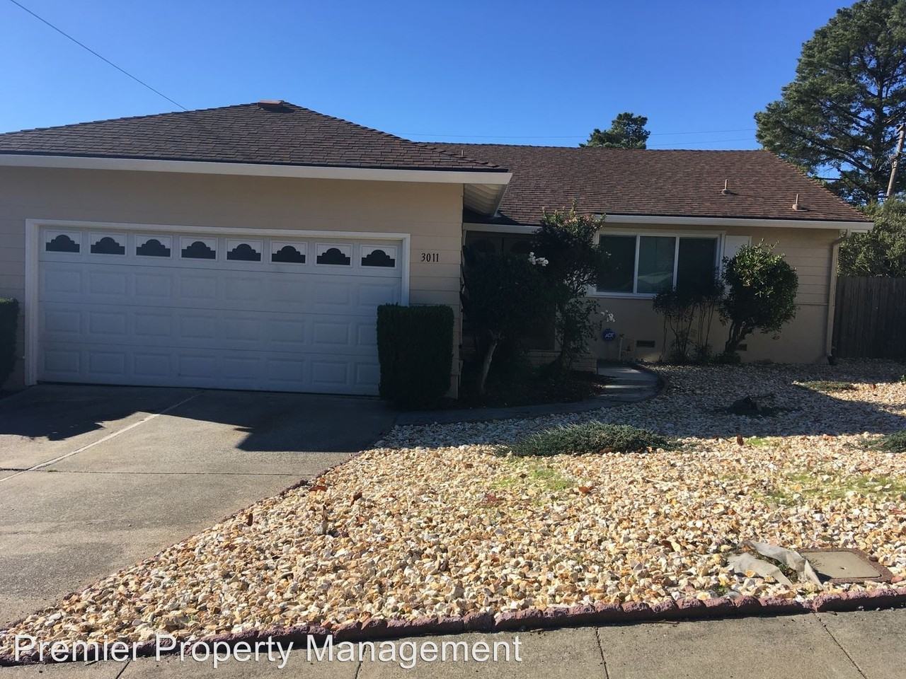 3011 Glynis Dr - Photo 2 of 13