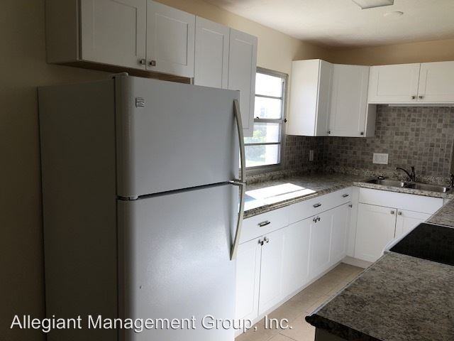 2895 Zephyr Ln - Photo 3 of 9