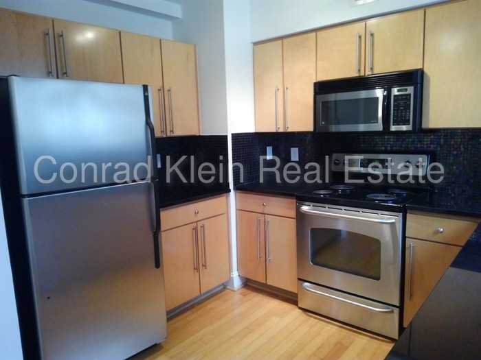 211 N Dotger Ave #D3 - Photo 3 of 6