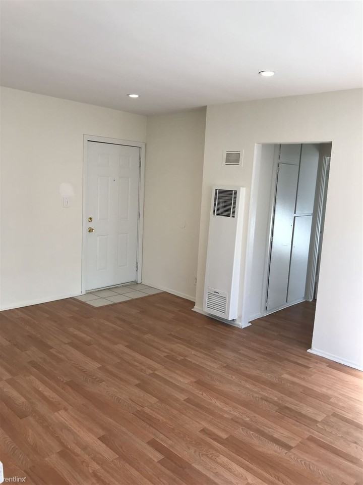 5746 Waring Ave - Photo 2 of 12