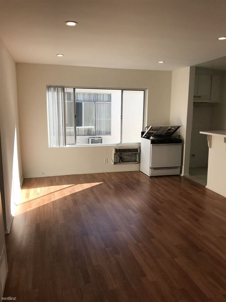 5746 Waring Ave - Photo 3 of 12