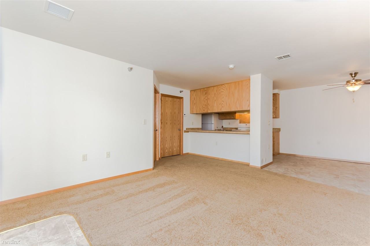 Desoto Estates Townhome 2 - Photo 3 of 9