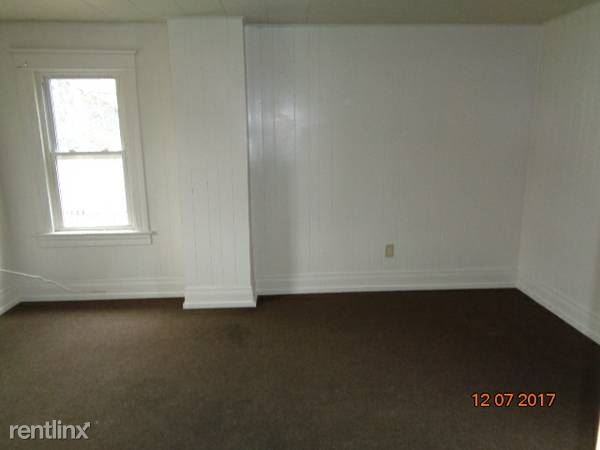 64 Waverly Pl - Photo 2 of 14