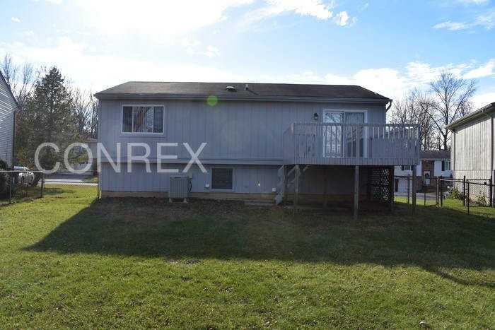 1444 Hartwood Dr - Photo 3 of 16