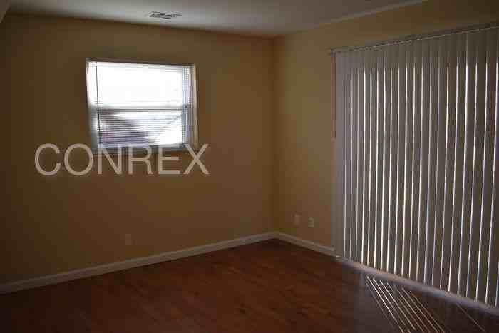 8585 Sunlight Dr - Photo 3 of 16