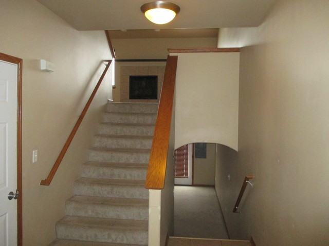 1917 Waters Edge Dr - Photo 2 of 14