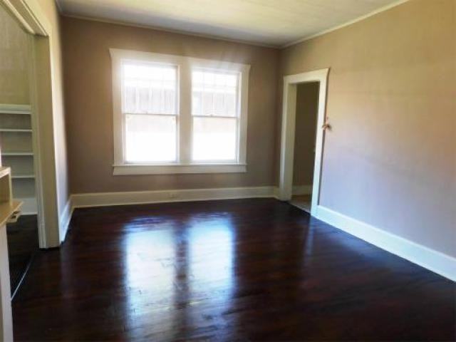 1704 2nd Ave W - Photo 3 of 6