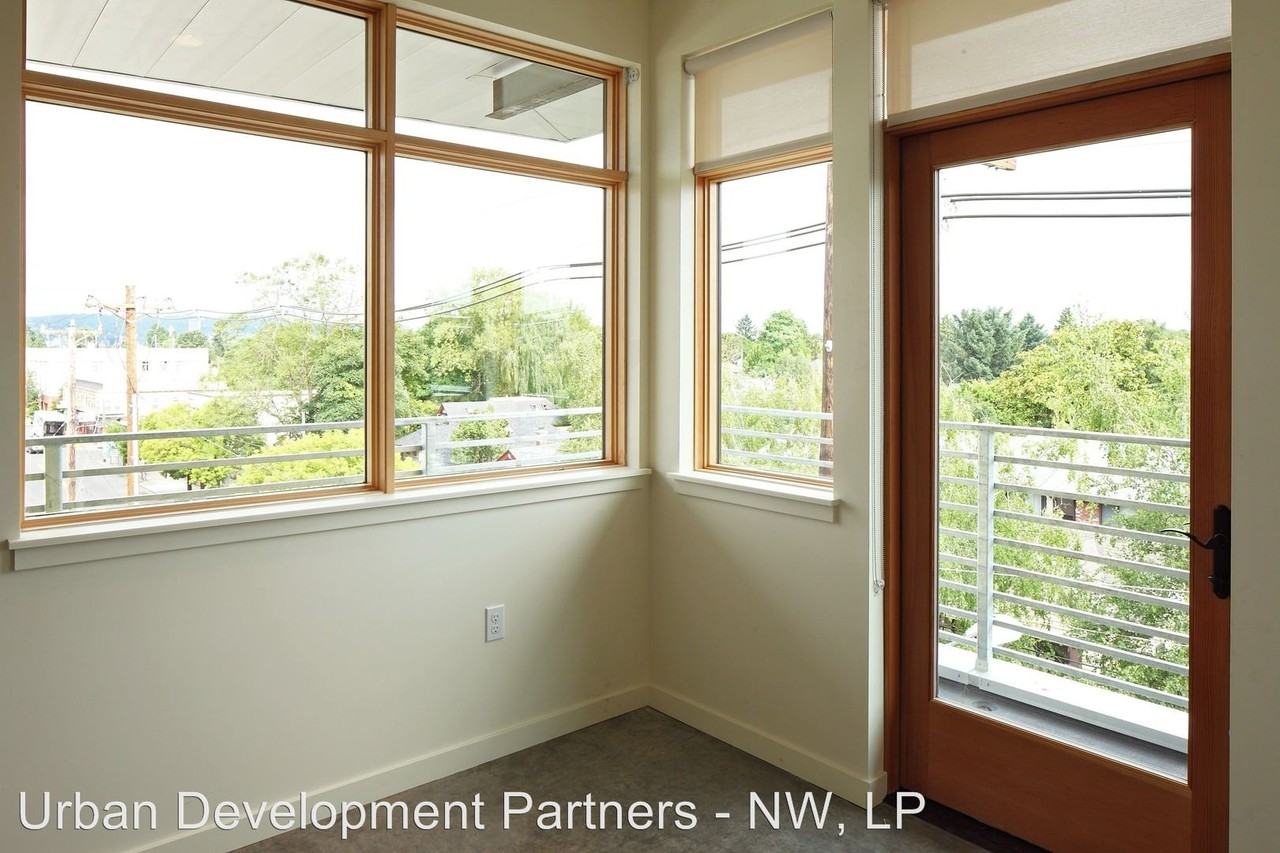 3810 SE Division Street - Photo 2 of 9