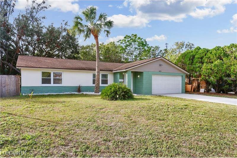 400 55th Ave NE - Photo 2 of 25