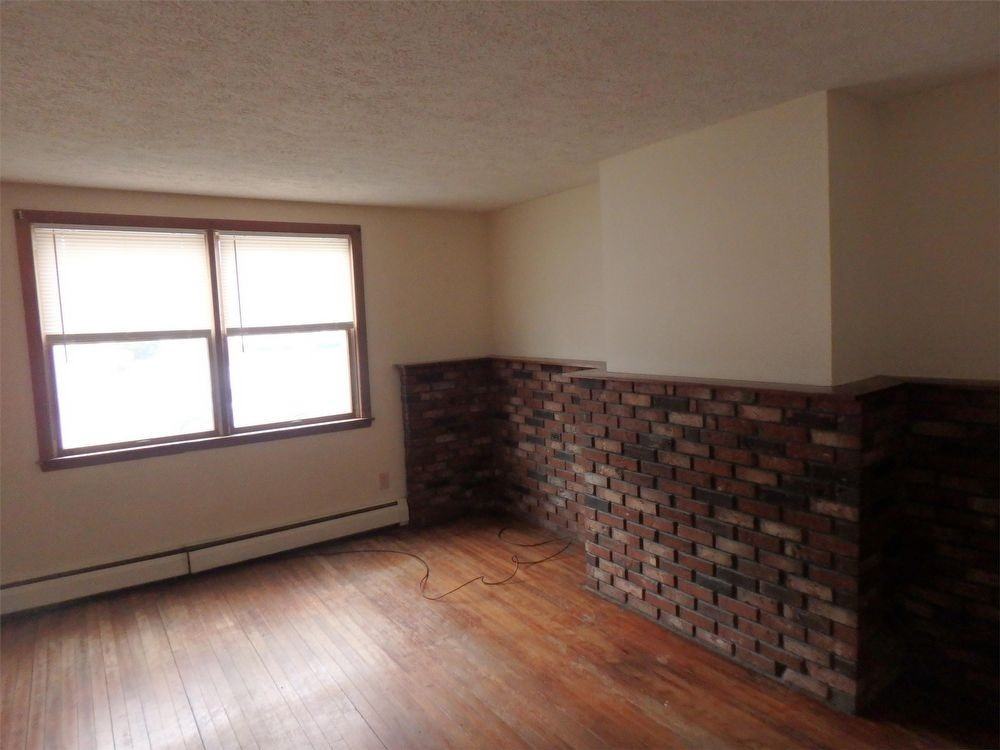 10 Laurel Ave - Photo 3 of 6