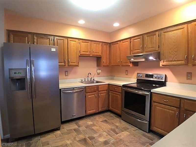 172 Milkweed Ct - Photo 2 of 19