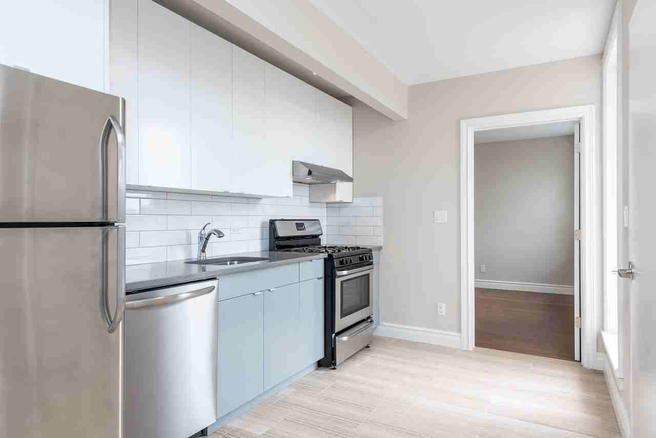 439 Knickerbocker Avenue #10CX