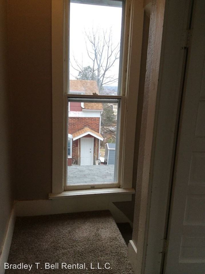 106 W 7th Street - Photo 2 of 19