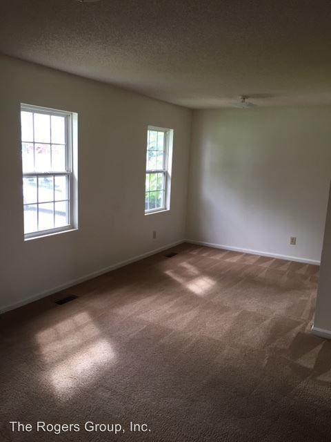 226 Wilmington Ave - Photo 2 of 5