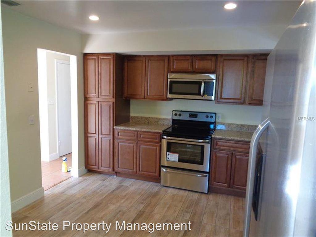 1707 Needlewood Ln - Photo 3 of 8