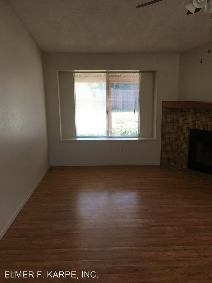 10305 Paul Ave - Photo 3 of 7