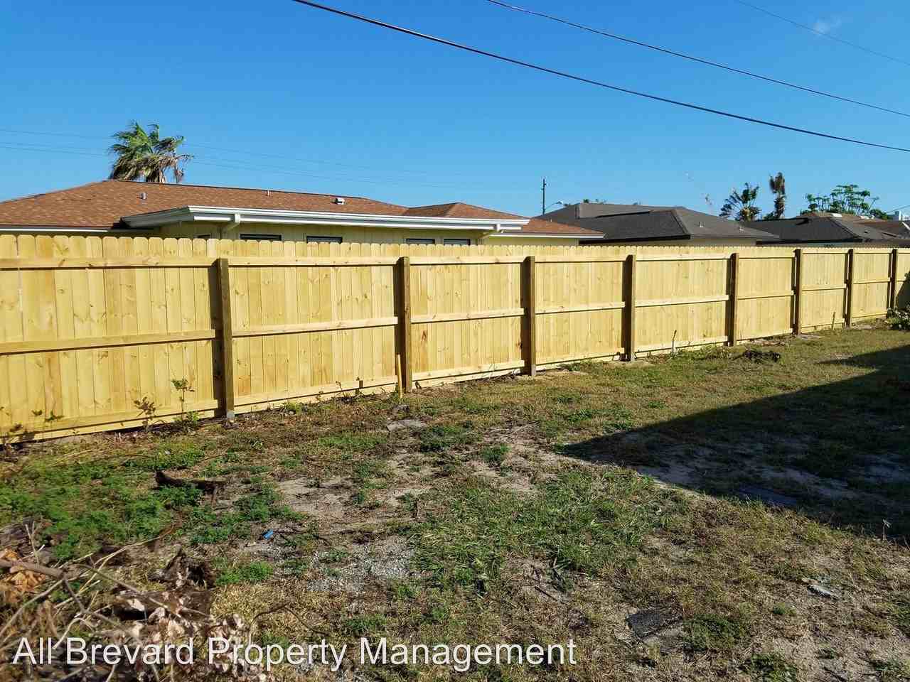 330 Lee Ave - Photo 3 of 12