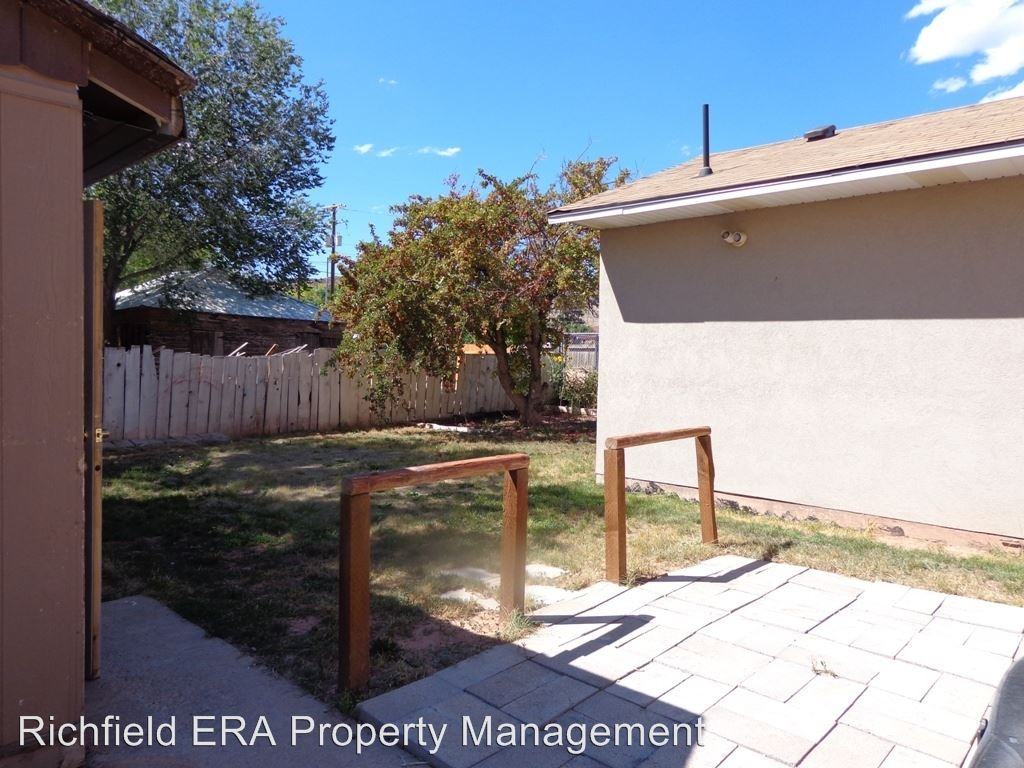 445 100 W - Photo 2 of 14