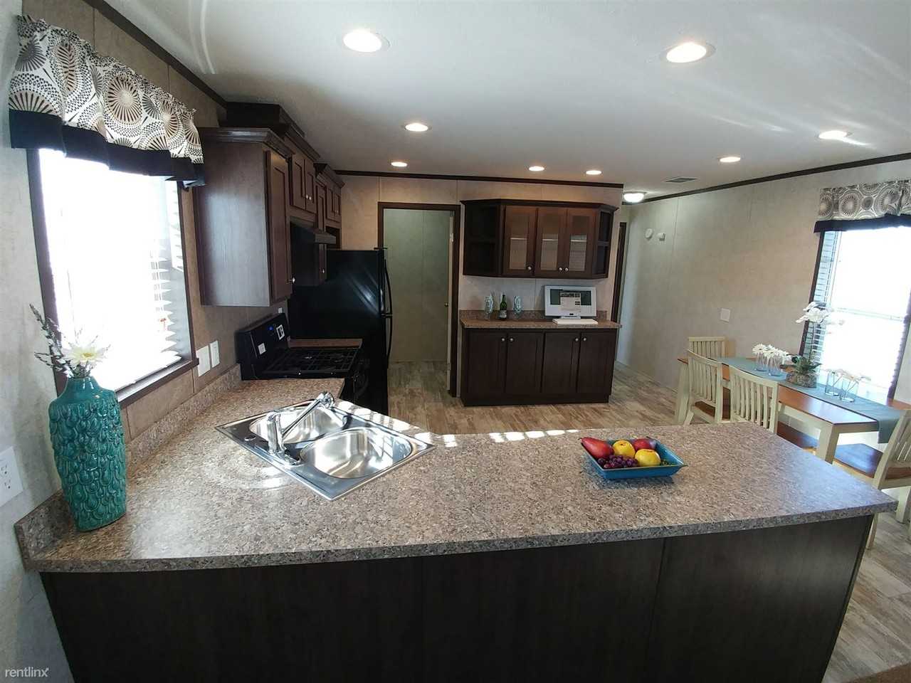 25 Berry Ln - Photo 3 of 20