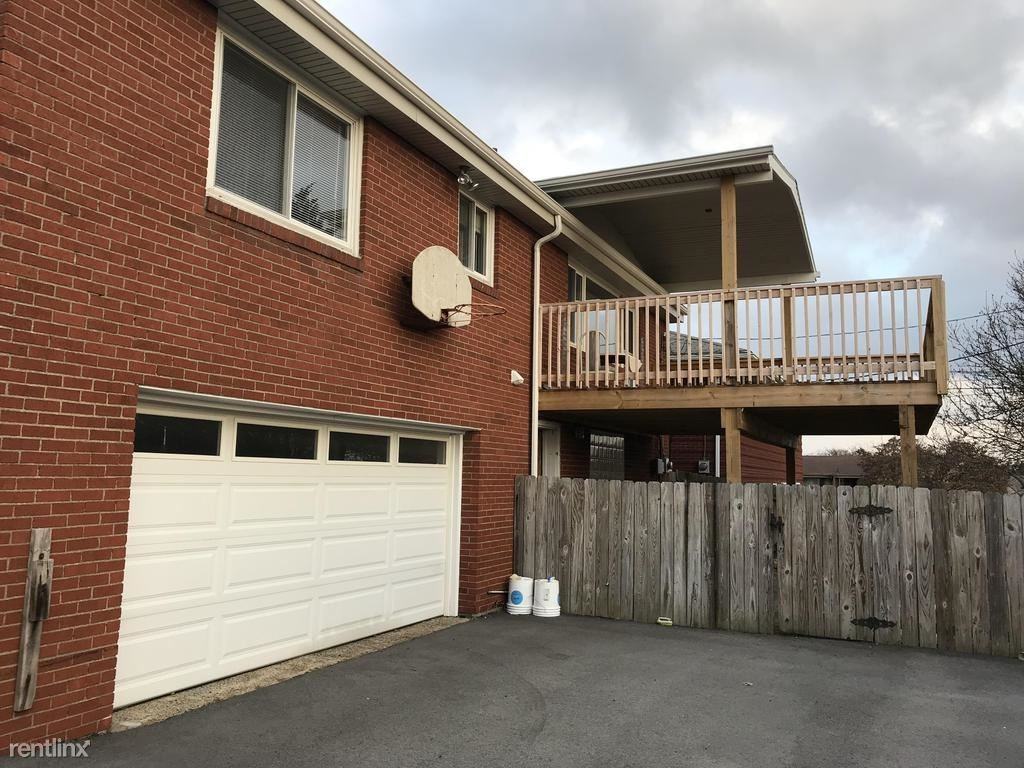 261 Oriole Dr - Photo 2 of 17