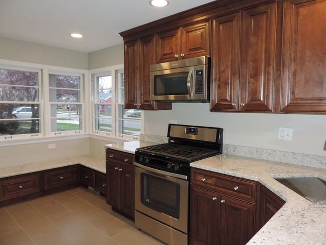 704 Hillside Ave - Photo 3 of 14