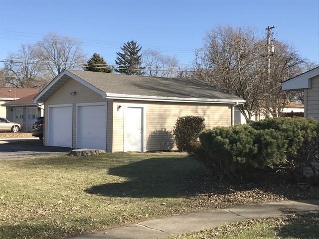 2100 Fern St - Photo 2 of 12