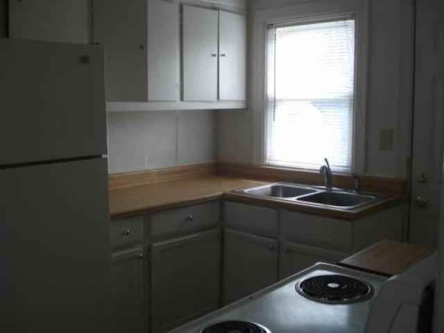 1916 Southeast Blvd - Photo 3 of 3