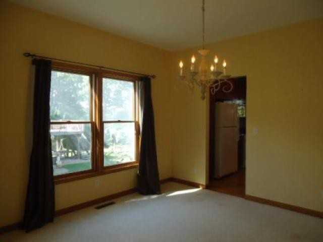 1547 Holiday Dr - Photo 3 of 6