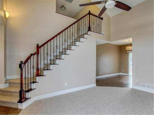 399 Balsa Dr - Photo 2 of 6