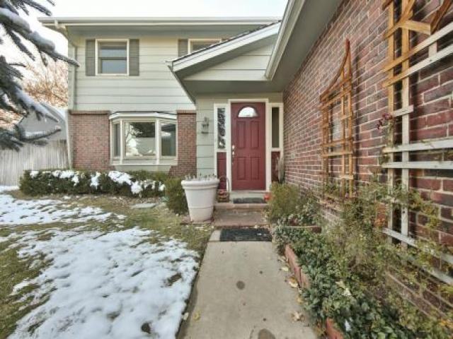 7457 S Pierce Ct - Photo 2 of 6