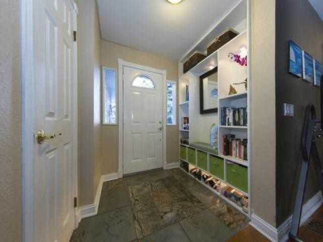 7457 S Pierce Ct - Photo 3 of 6