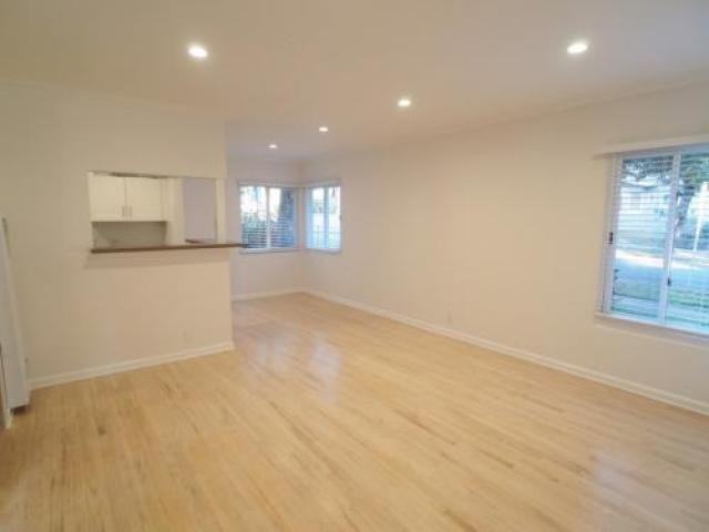 1317 N Holliston Ave - Photo 2 of 6