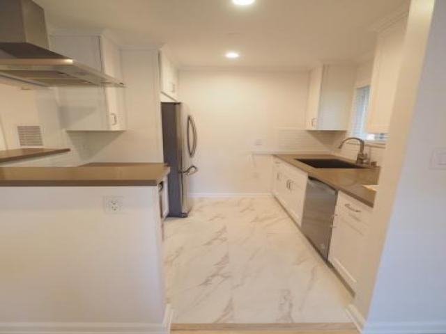 1317 N Holliston Ave - Photo 3 of 6