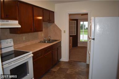 916 Stouffer Ave - Photo 3 of 6