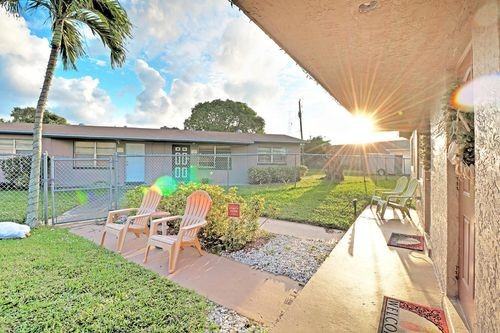 226 SW 15th Ave - Photo 2 of 5