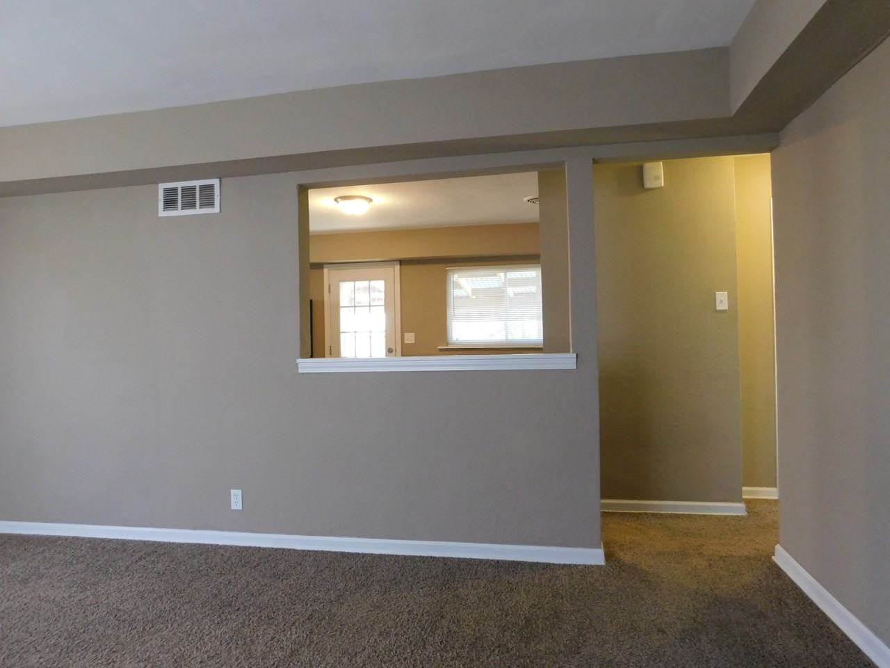 1718 Sims Ave - Photo 2 of 21