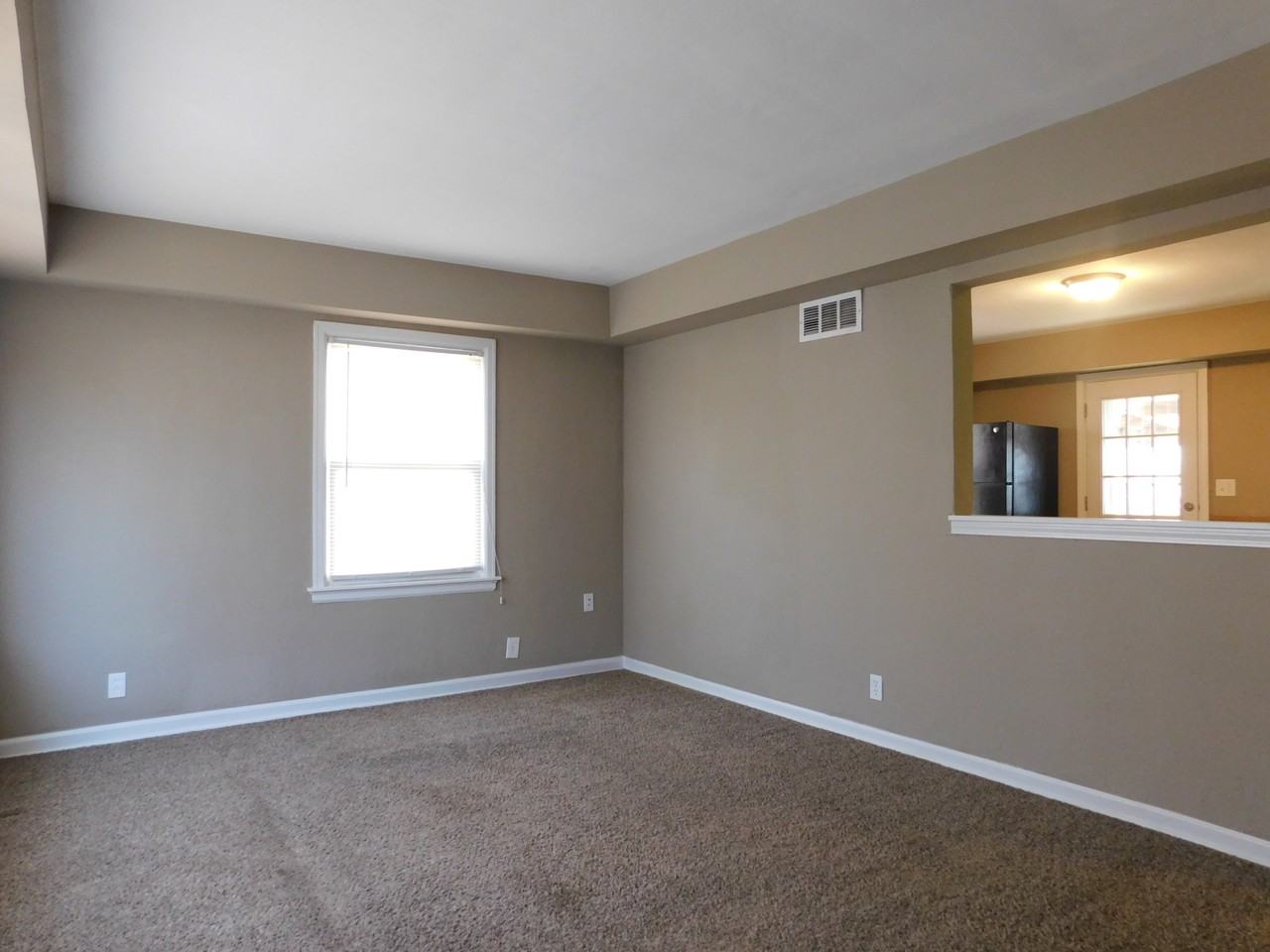 1718 Sims Ave - Photo 3 of 21