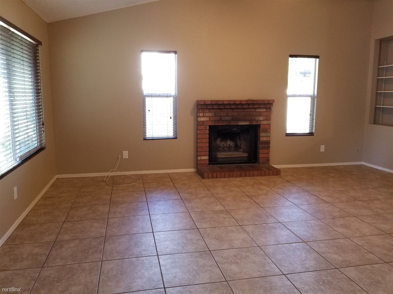 19661 N Central Ave - Photo 2 of 17