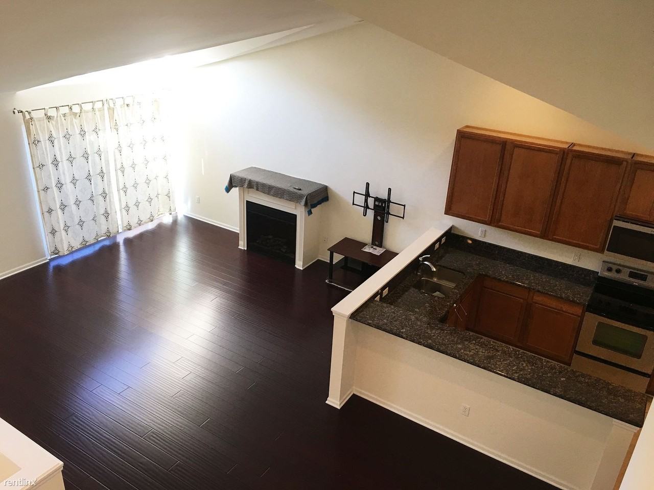 119 W Oakbrook Dr - Photo 2 of 15