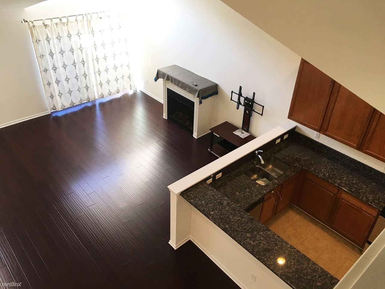 119 W Oakbrook Dr - Photo 3 of 15