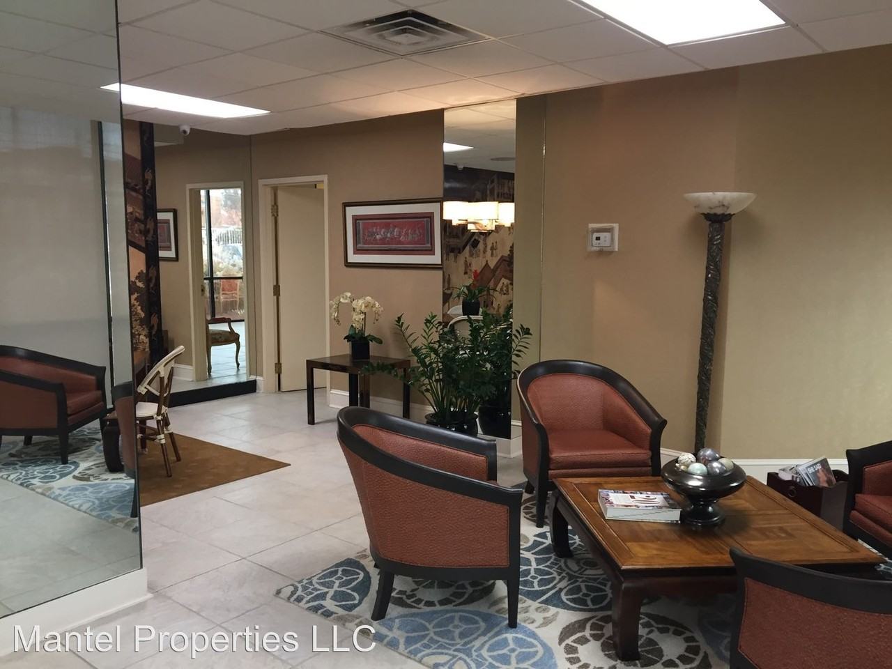 404 N Elm St - Photo 2 of 17