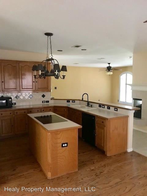 1422 Tascosa Ct - Photo 3 of 13