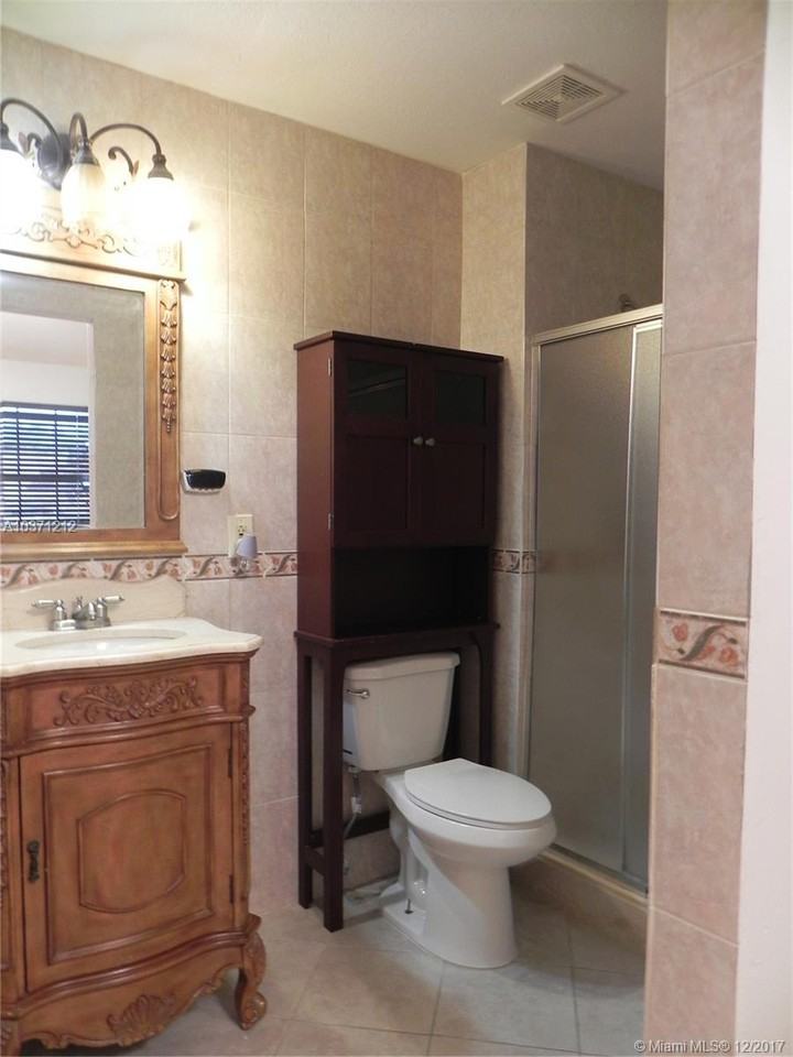 2908 Edgehill Lane - Photo 3 of 6