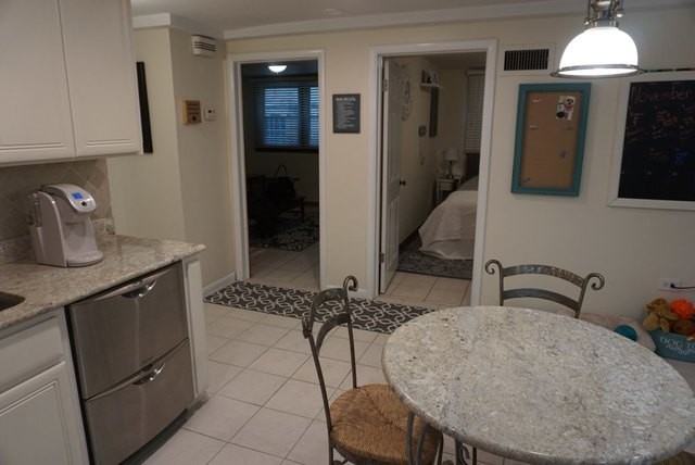 6148 N McVicker Ave #1 - Photo 3 of 8