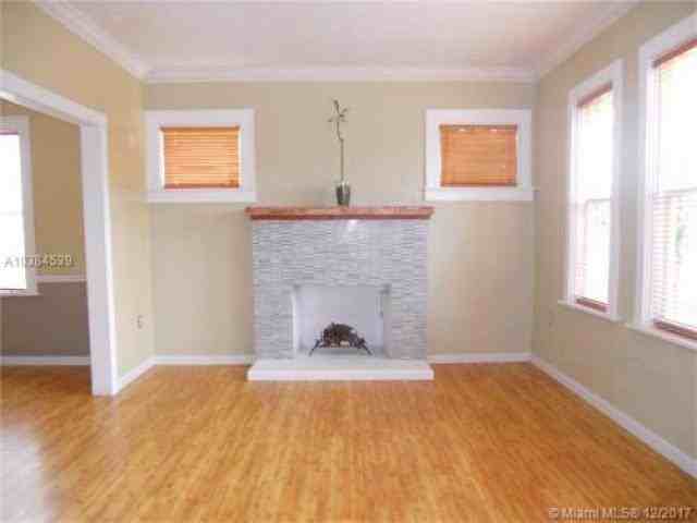 126 NW 48th St - Photo 2 of 5