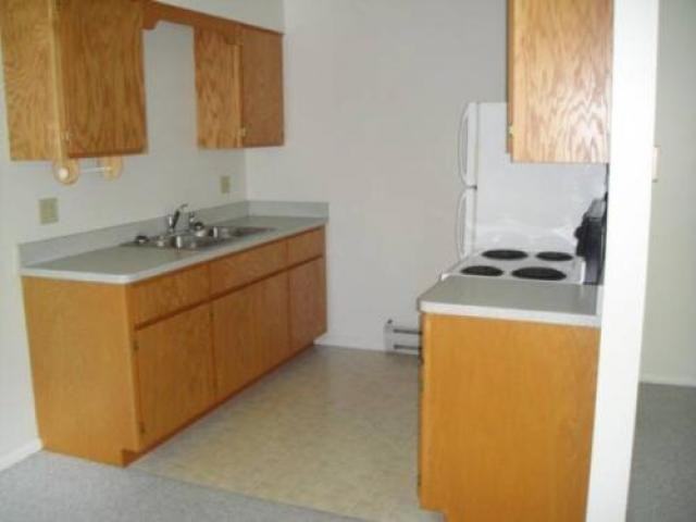 606 Van Buren St - Photo 2 of 4