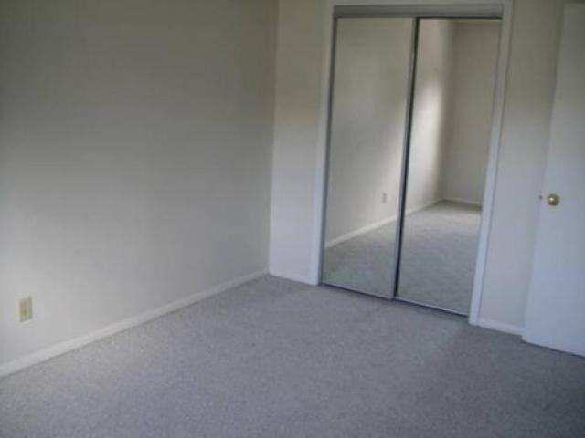 606 Van Buren St - Photo 3 of 4