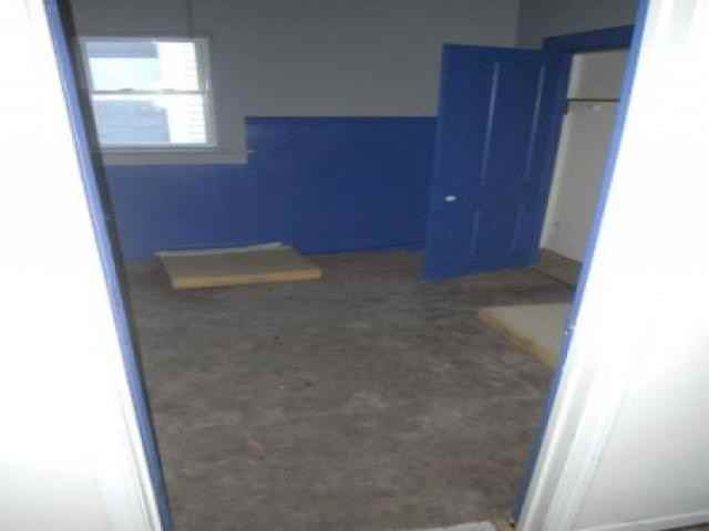 2216 W Delaware St - Photo 2 of 4