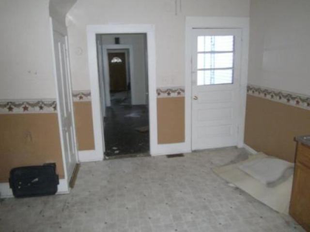 2216 W Delaware St - Photo 3 of 4