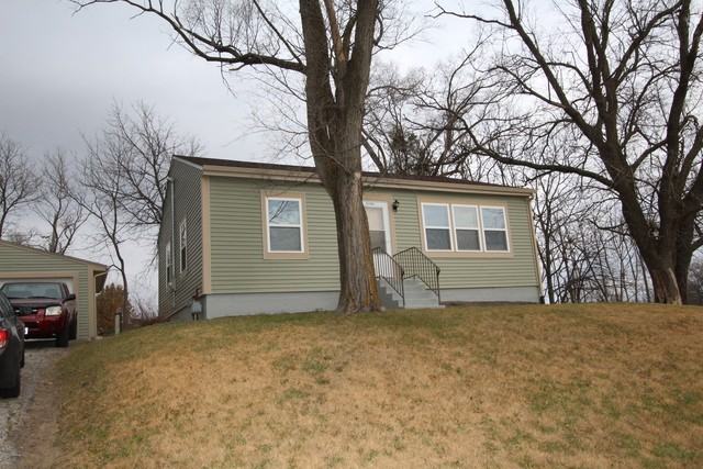 24406 W Hillside Dr - Photo 2 of 16